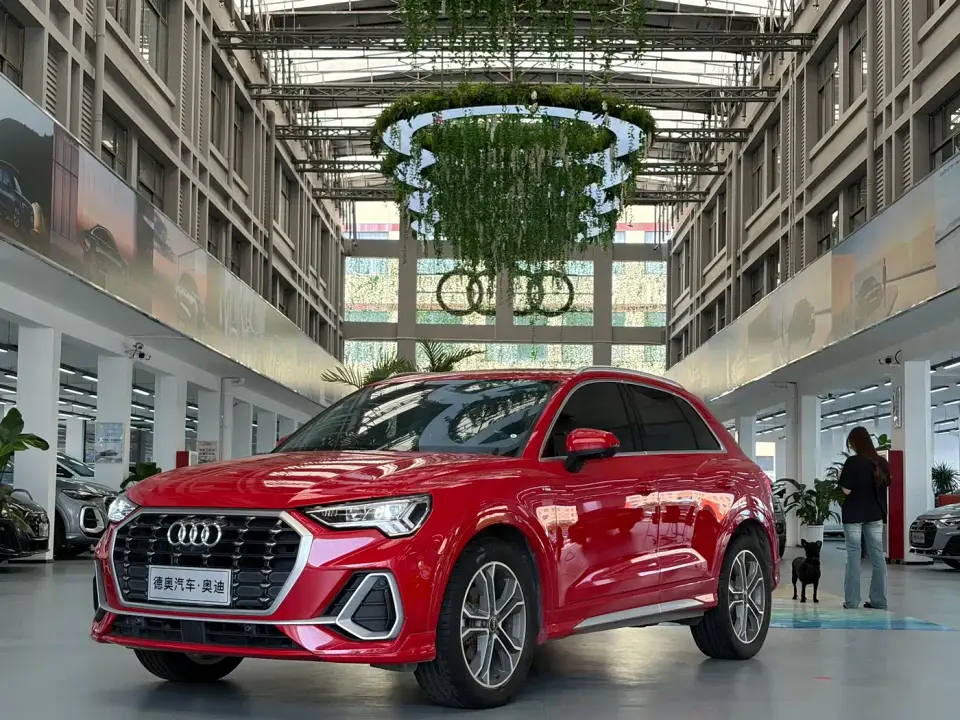 Audi Q3 35 TFSI Fashion Dynamic (1.4T) 2023