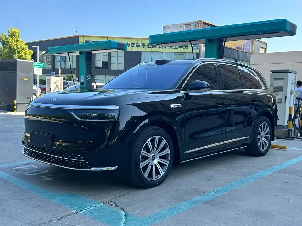 AITO Wenjie AITO M8 Model Extended Range Max+ Edition 53.4kWh 6-Seater 2025