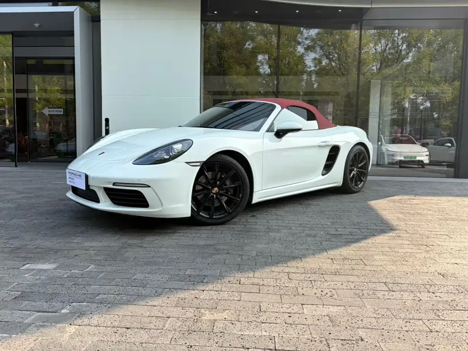 Porsche 718 Boxster 2.0T 2024