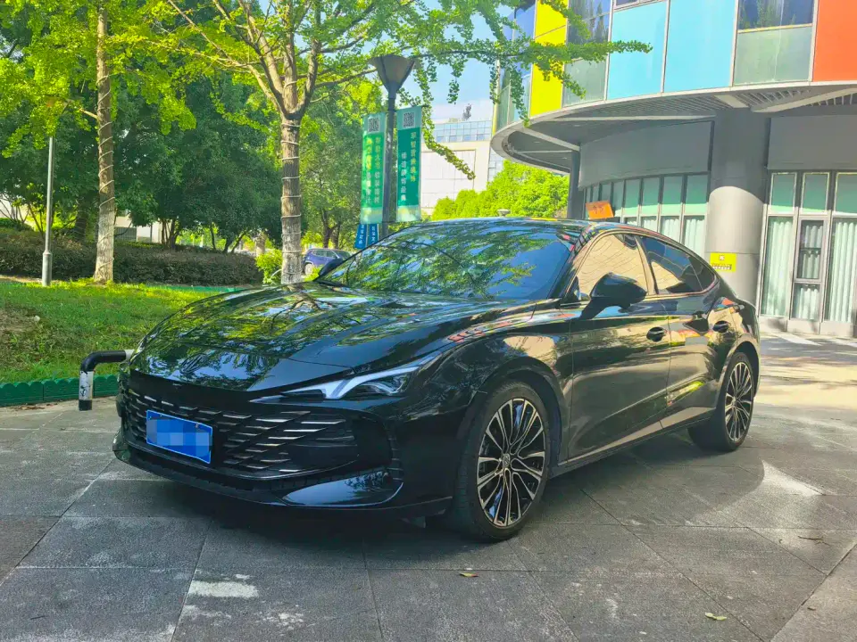 MG MG7 2.0T Automatic Hunting Beauty Premium Edition 2023