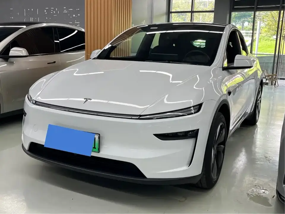 Tesla Model Y Rear-Wheel Drive 2026