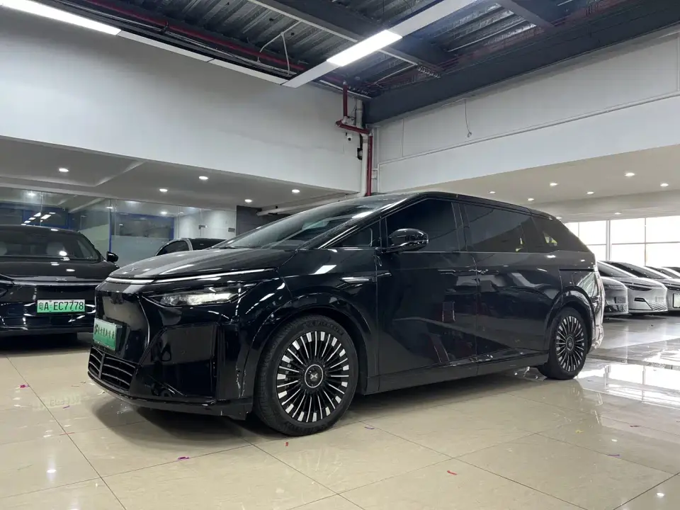 XPeng X9 Model Extended Range Base Version 2026
