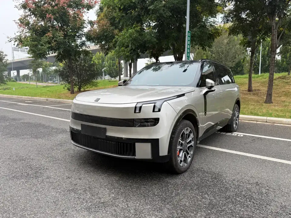 Lynk & Co 900 1.5T Ultra 2025