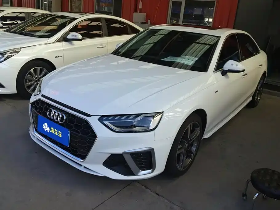 Audi A4L 40 TFSI Luxury Dynamic 2021