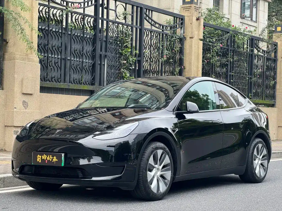 Tesla Model Y Rear-Wheel Drive Version 2023