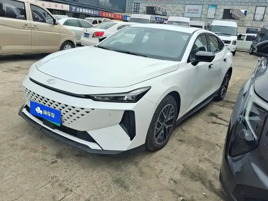 Changan UNI-V iDD Blue Whale iDD 136km Smart Fun 2026