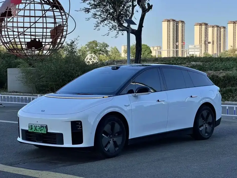 Li Auto i6 2WD Base Model 2026