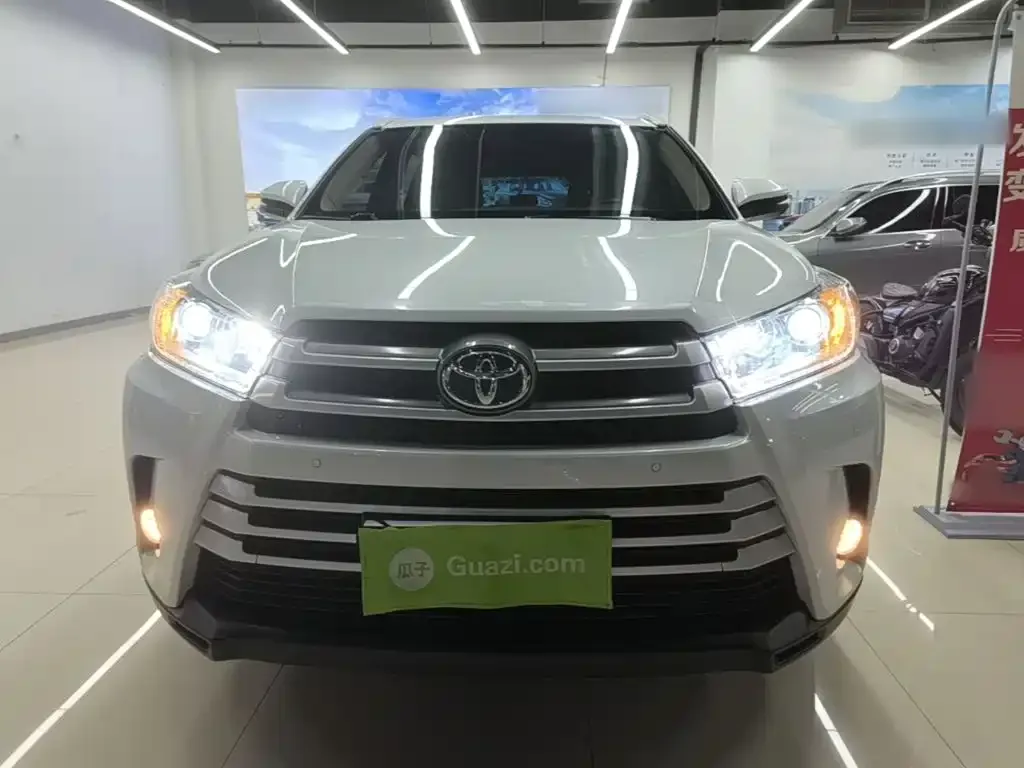 Toyota Highlander 2.0T AWD Elite 7-Seater 2021 — фото 3