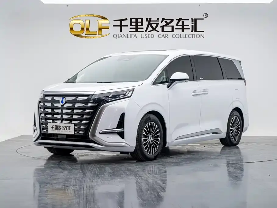 Denza D9 DM-i 980 AWD Prestige 2024