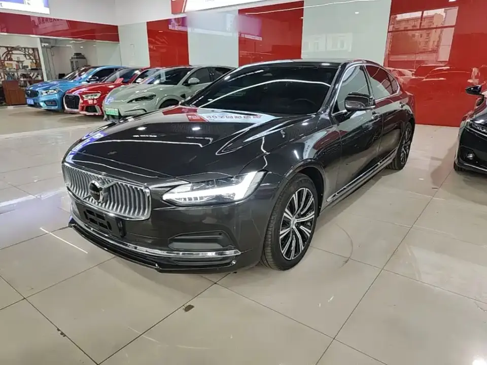 Volvo S90 B5 Momentum Luxury Edition 2022
