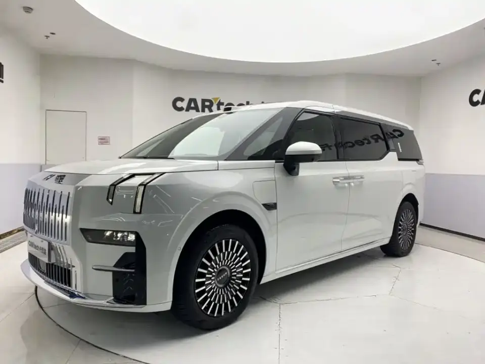 Zeekr 009 6-seat Executive AWD 108kWh 2025