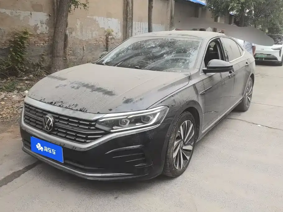 Volkswagen Passat 330TSI Luxury Edition 2022