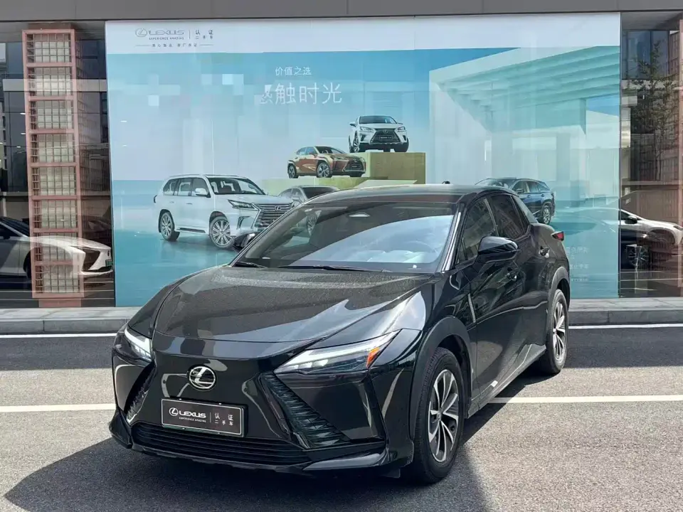 Lexus RZ 450e 4WD Deluxe 2023