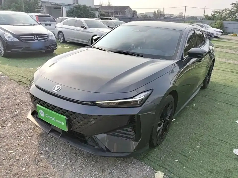 Changan UNI-V 1.5T Deluxe 2024