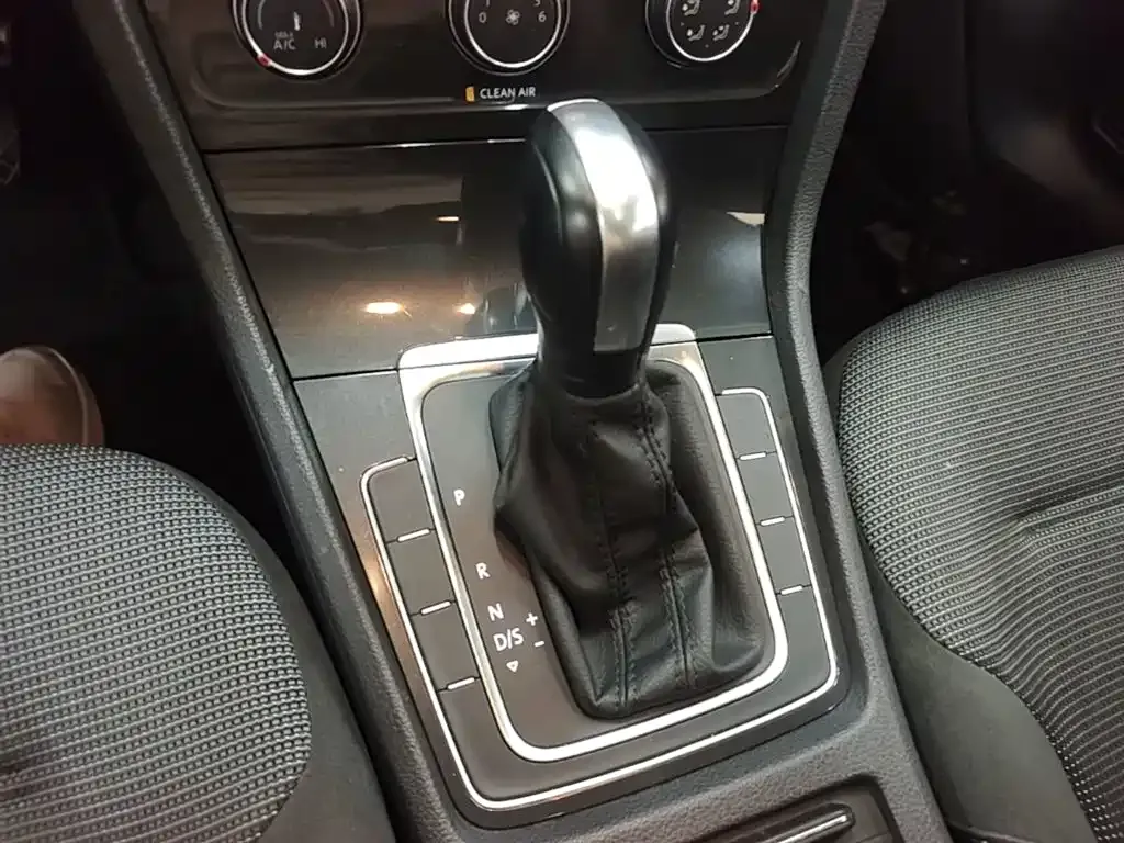 Volkswagen Golf 1.6L Auto Comfort (China V) 2019 — фото 14