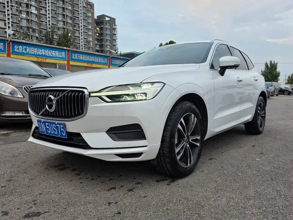 Volvo XC60 T5 4WD Intelligent Distance China VI 2019