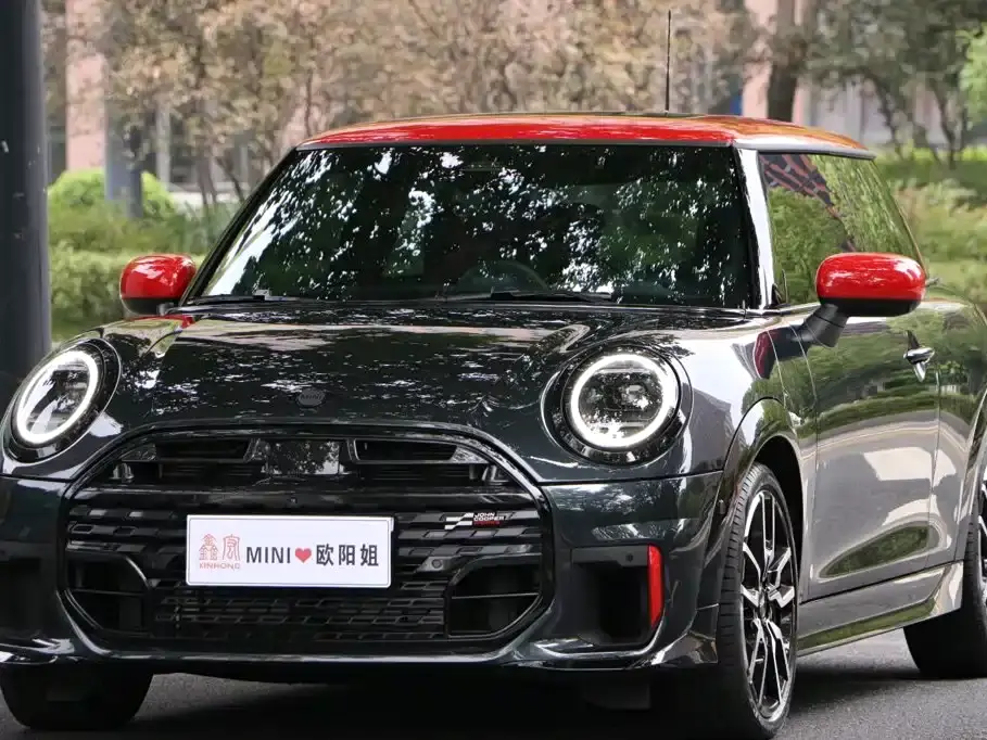 Mini JCW JOHN COOPER WORKS 2025