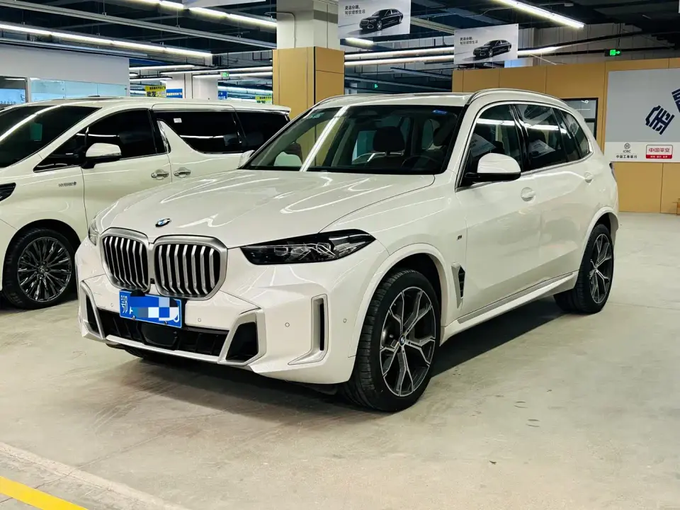 BMW X5 xDrive 30Li Premium M Sport Package 2023