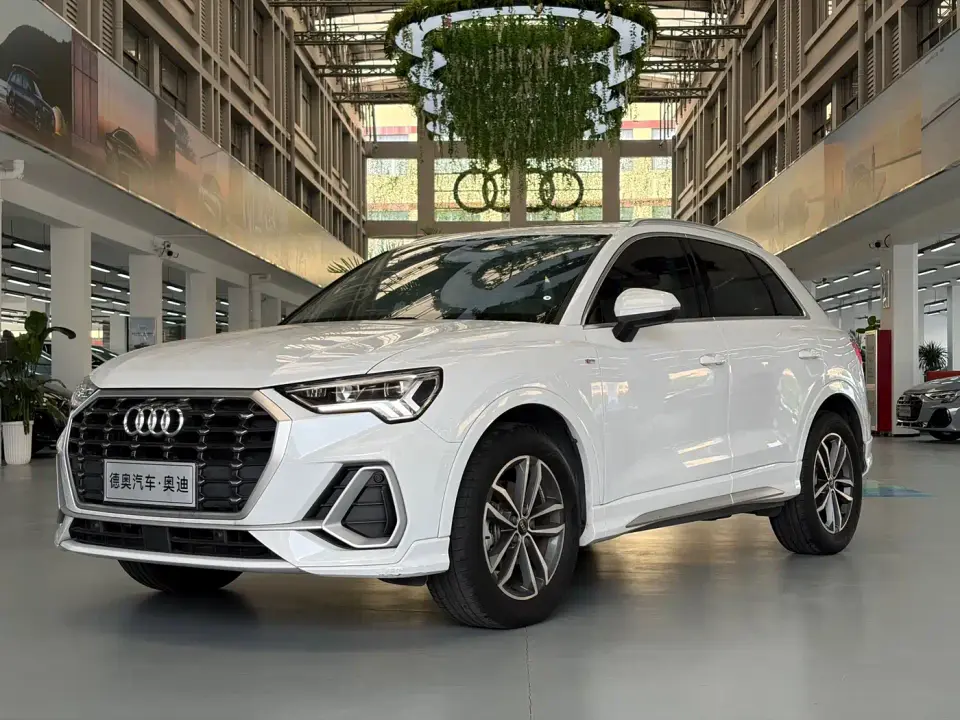 Audi Q3 35 TFSI Fashion Dynamic (1.4T) 2023