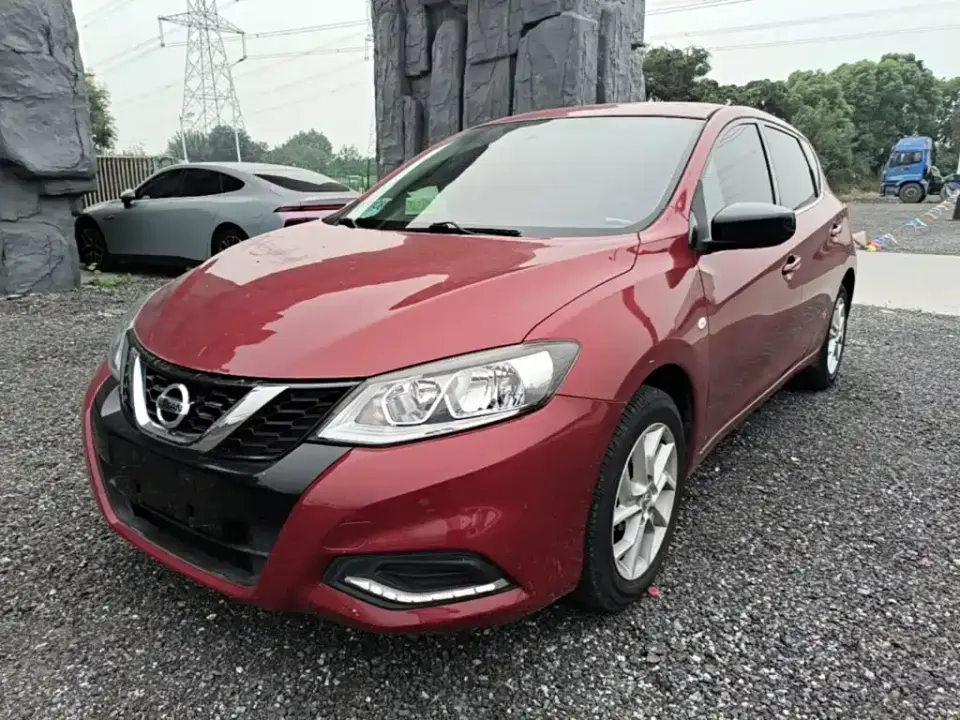 Nissan Tiida 1.6L CVT Cool Edition 2021