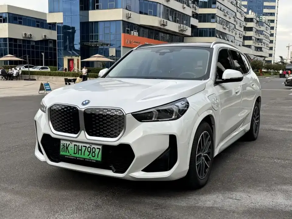 BMW iX1 eDrive25L M Sport Package 2025