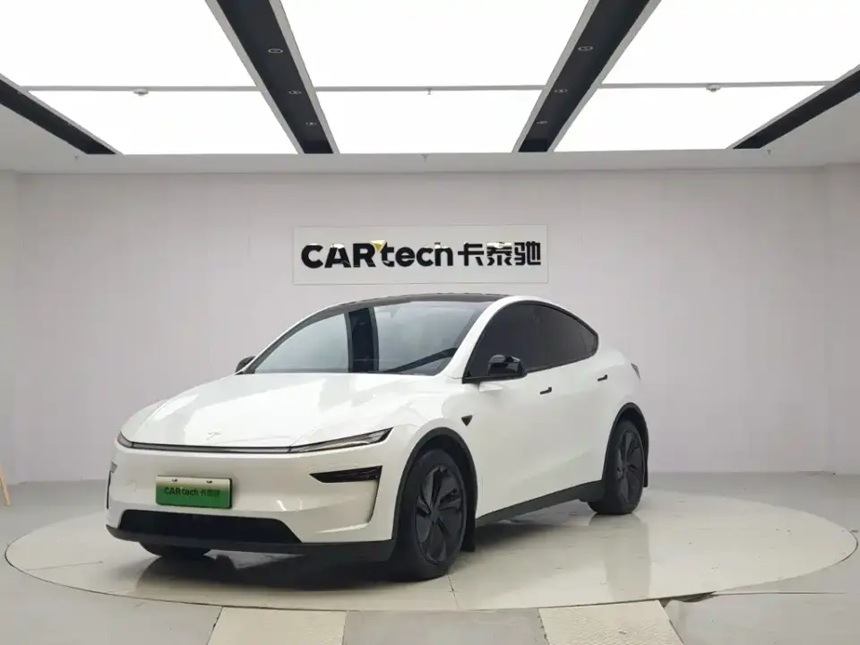 Tesla Model Y Rear-Wheel Drive 2025