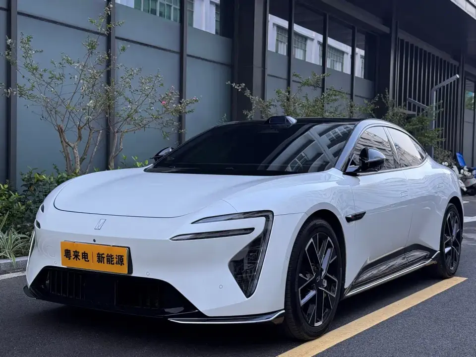 Avatr 06 Ultra Pure Electric Edition 2025