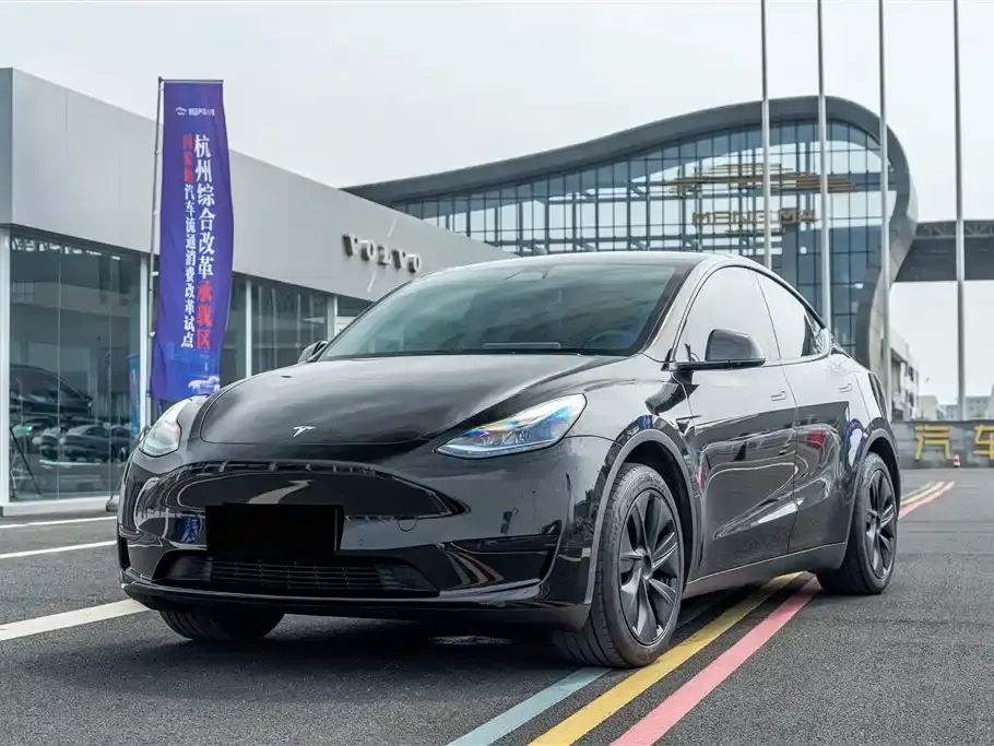 Tesla Model Y Rear-Wheel Drive Edition 2023