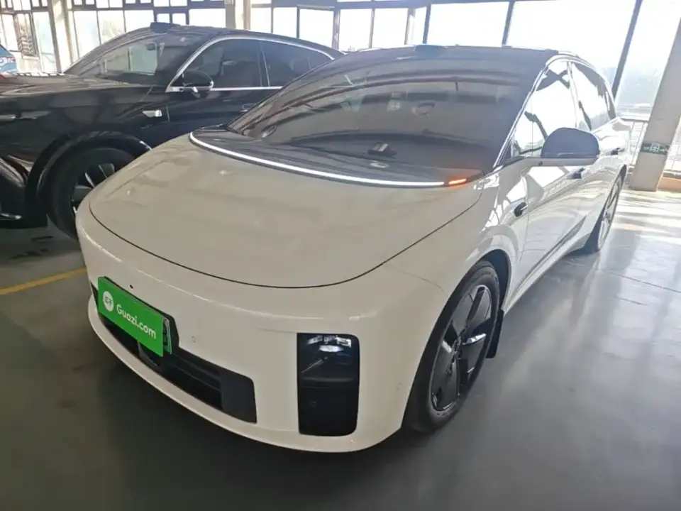 Li Auto i6 2WD Base Model 2026