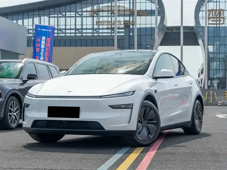 Tesla Model Y Rear-Wheel Drive 2025