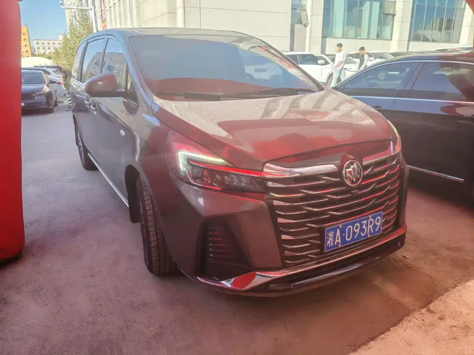 Buick GL8 Land Business Class 652T Luxury 2023