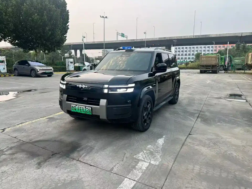 Fangchengbao Titanium 7 AWD Base Model 2025