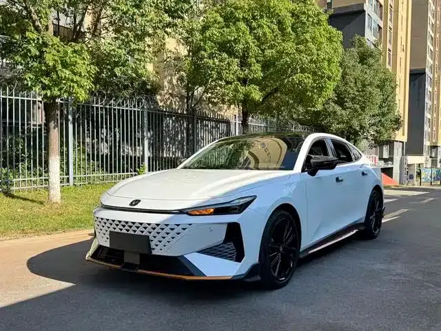 Changan UNI-V 1.5T Deluxe Sport 2025