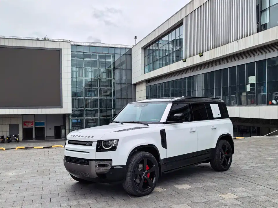 Land Rover Defender Model 110 3.0T P400 X-DYNAMIC HSE 2022