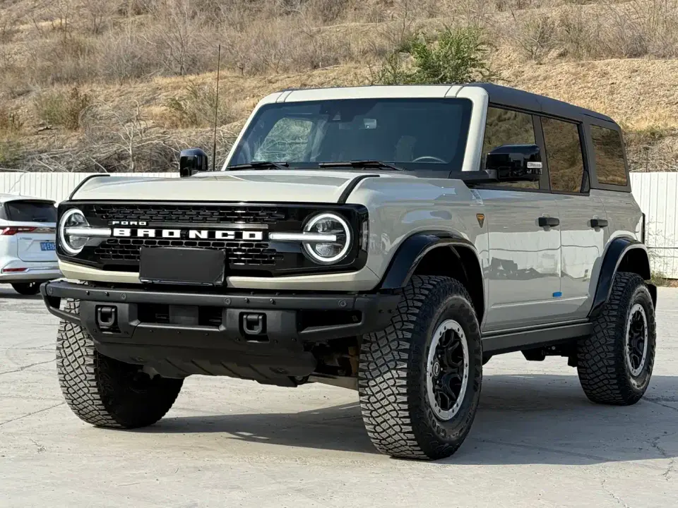 Ford Bronco 2.3T Badlands 2025