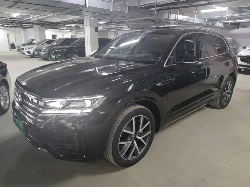 Volkswagen Touareg 3.0TSI R-Line Classic Sports Package 2024