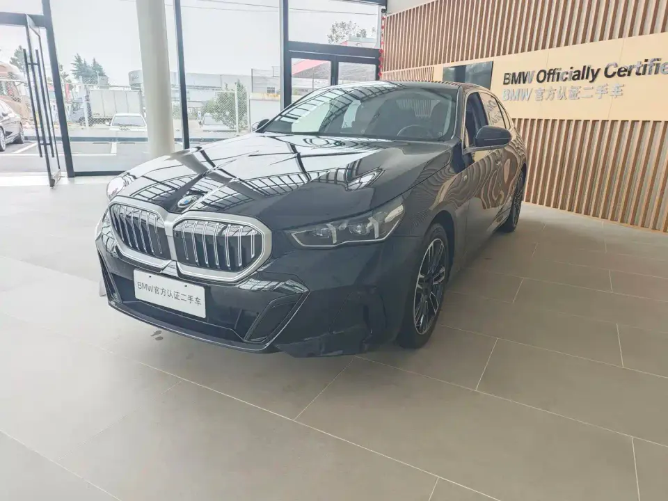 BMW 5 Series 530Li Leading M Sport Package 2025
