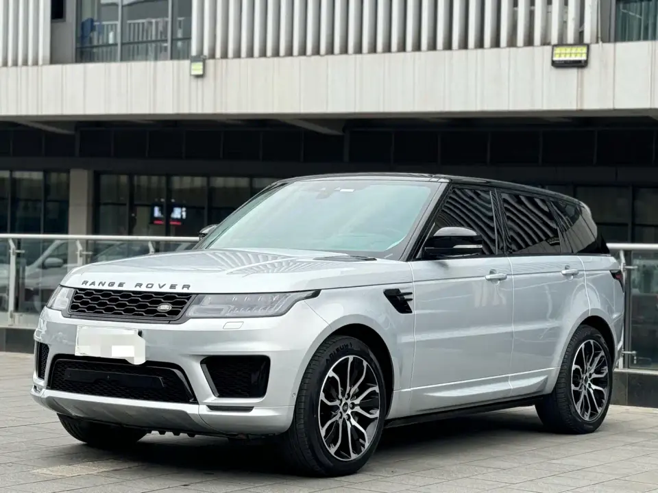 Land Rover Range Rover Sport 3.0 L6 Gloss Black Edition 2022