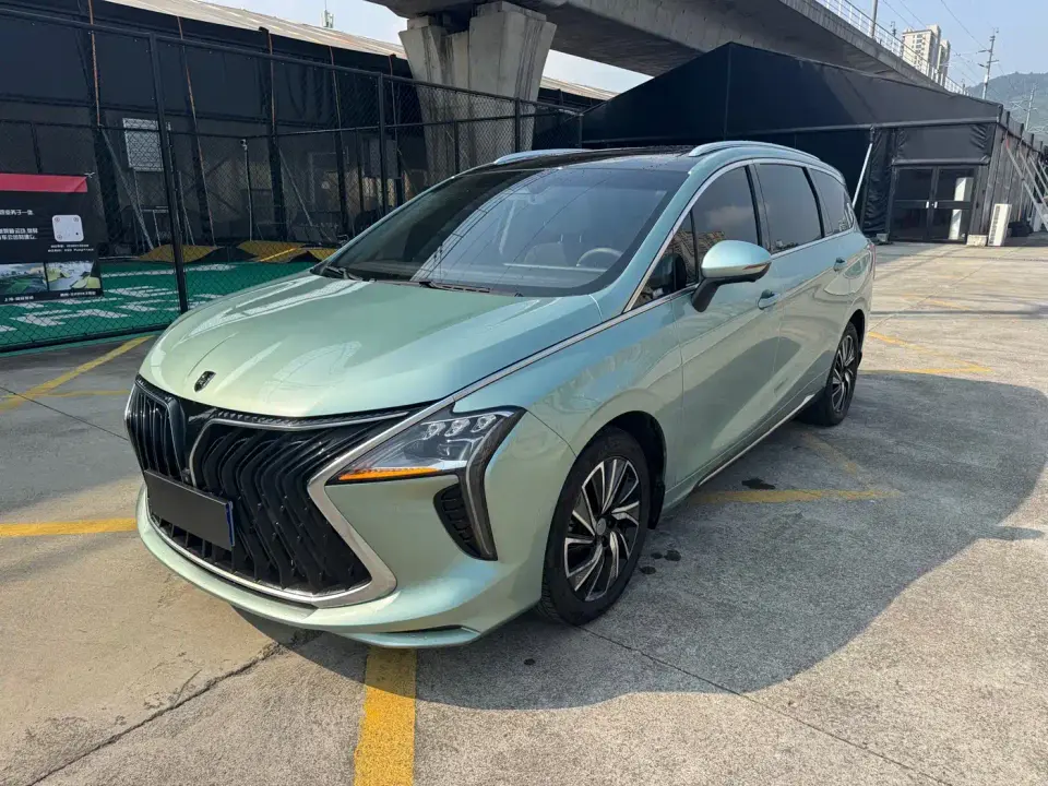 Dongfeng Fengxing Fengxing Yacht 1.5T DCT Wave Chaser Edition 2022