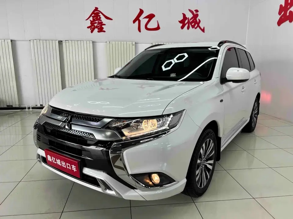 Mitsubishi Outlander Facelift 2.0L 2WD Comfort Edition 5-Seater 2022