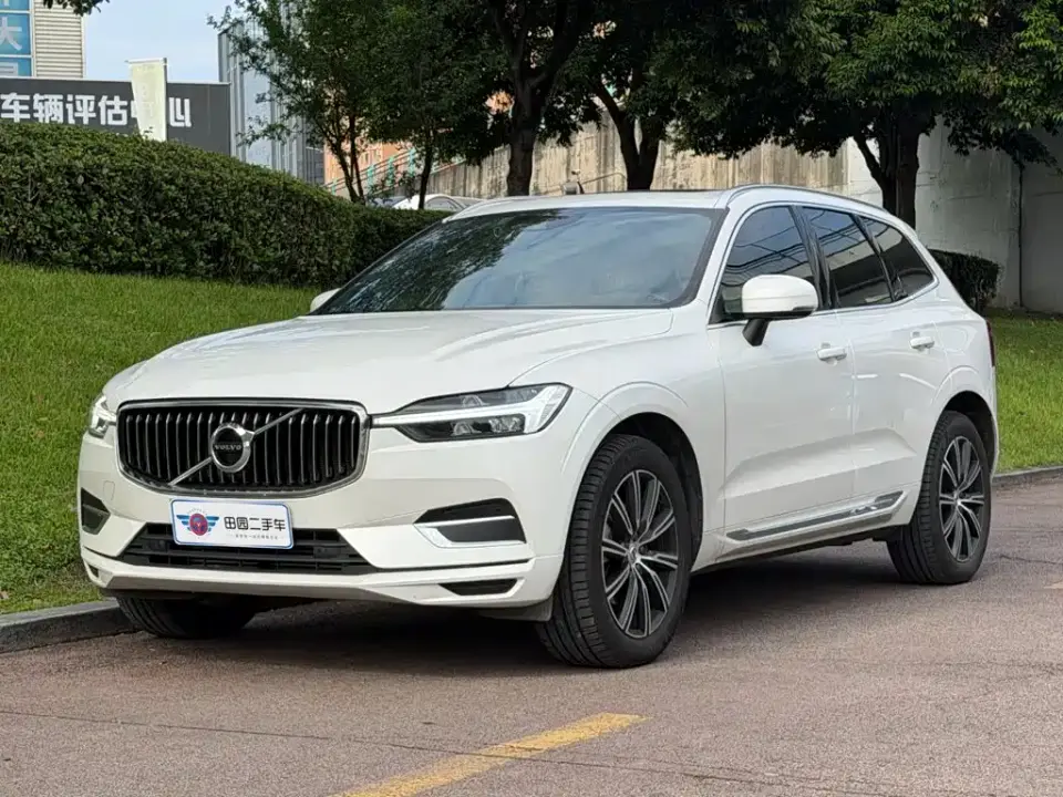 Volvo XC60 T5 AWD Momentum 2021