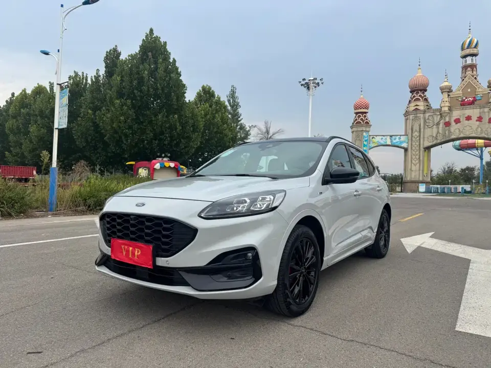 Ford Escape Model EcoBoost 245 4WD ST-Line Pro 2023
