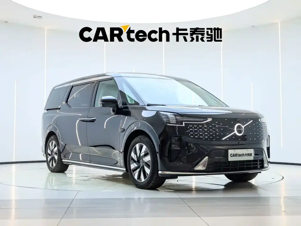 Volvo EM90 Ultra Six-Seater 2024