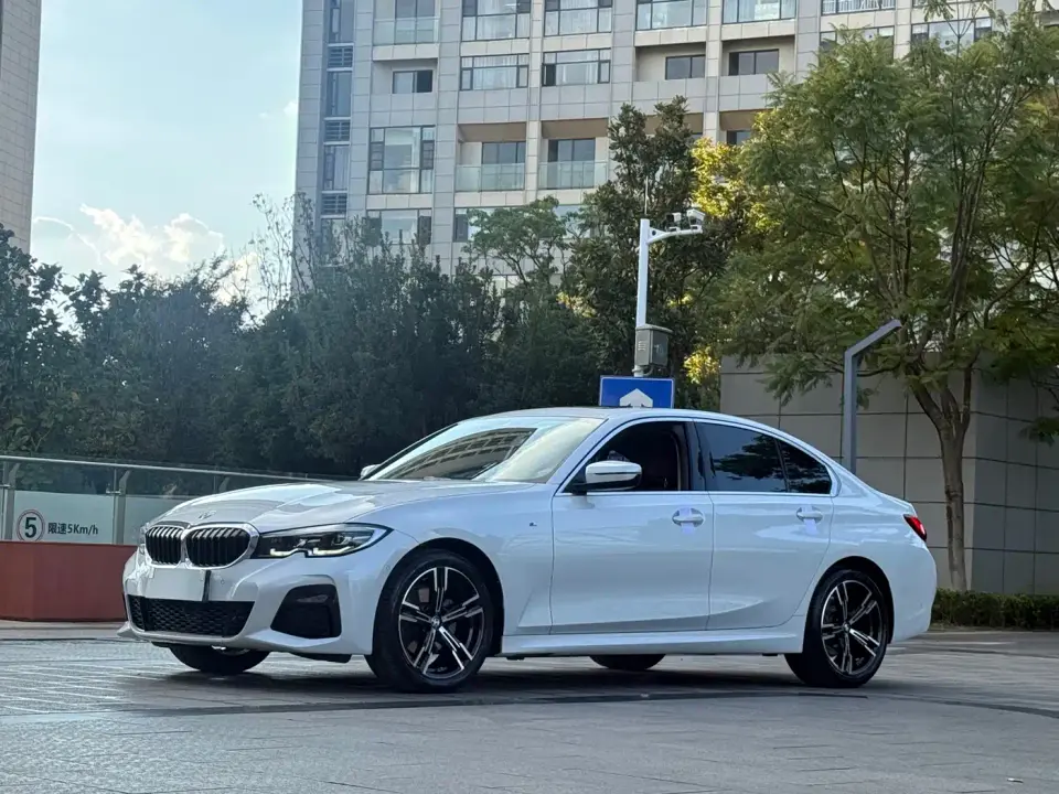BMW 3 Series 325i M Sport Package 2021