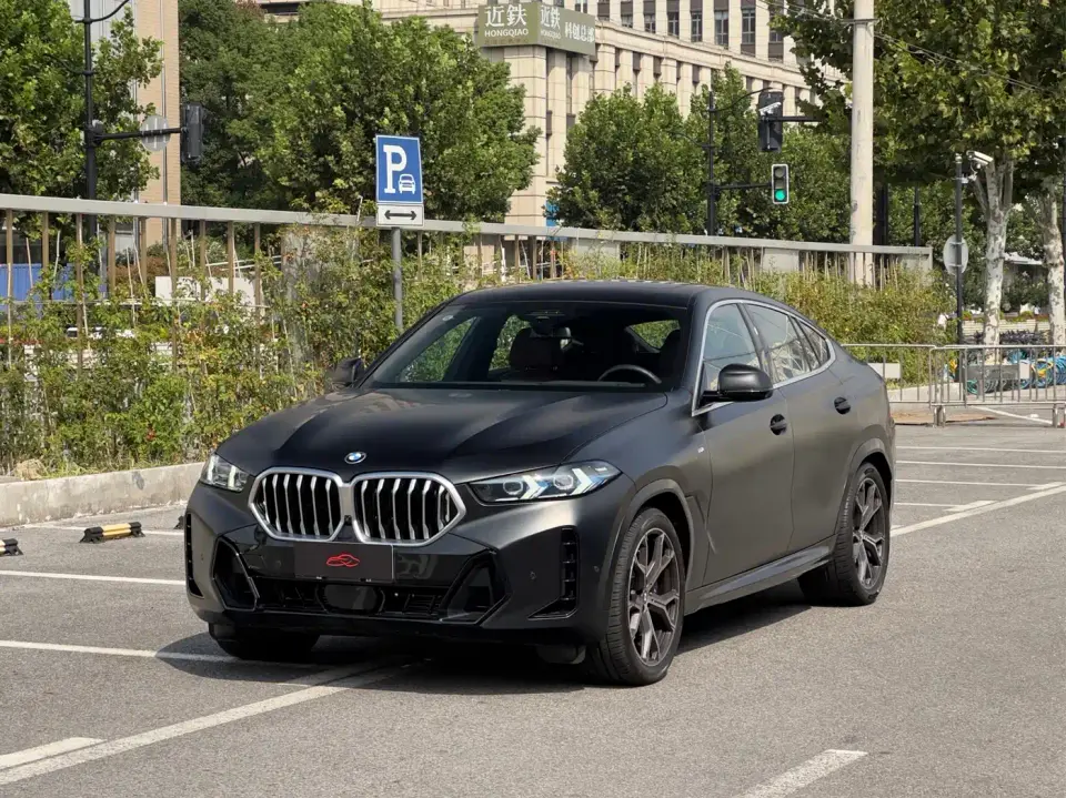 BMW X6 xDrive40i Premium M Sport Package 2025