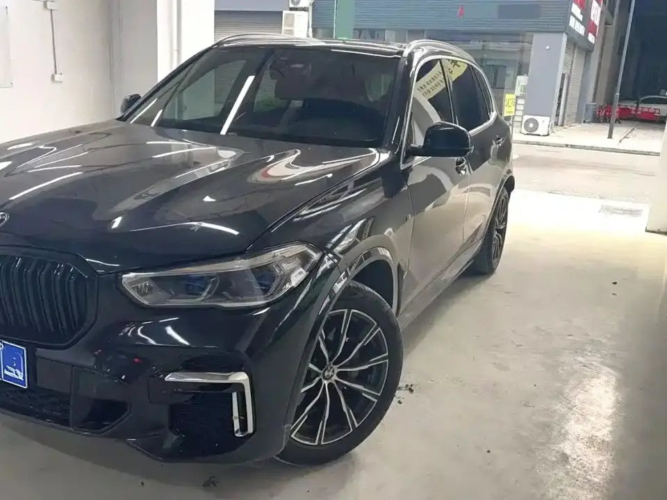 BMW X5 xDrive 30Li Premium M Sport Package 2023