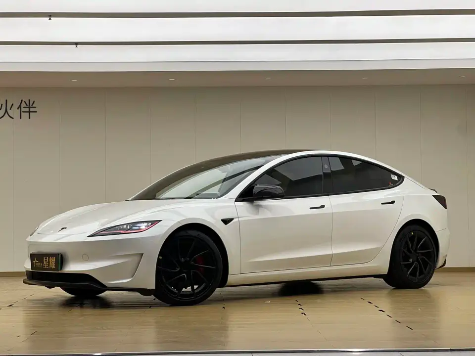 Tesla Model 3 High-Performance All-Wheel Drive Edition 2024