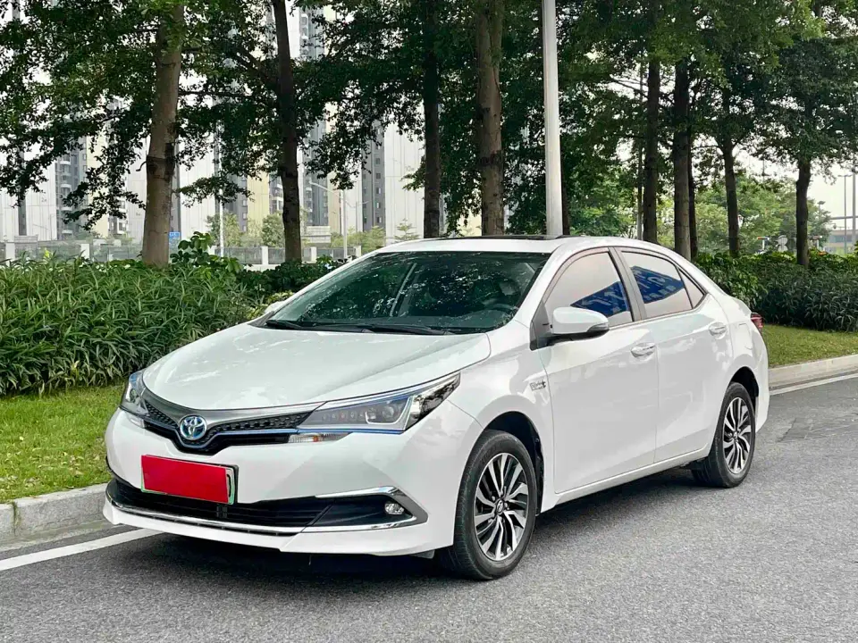 Toyota Corolla Twin Engine E+ 1.8L E-CVT Leading Edition 2022
