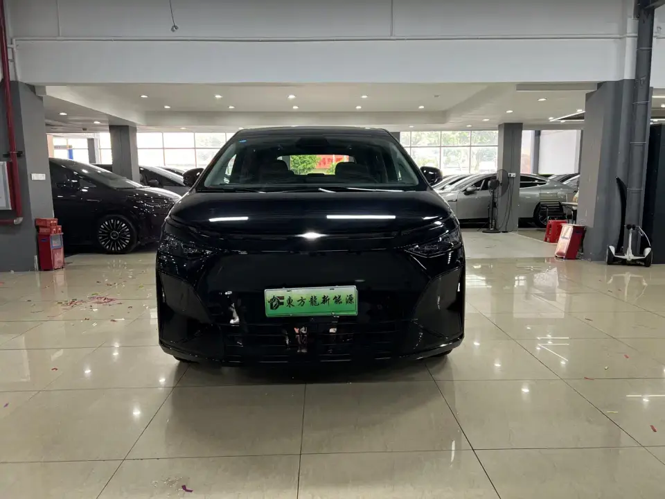 XPeng X9 Extended Range Edition 2025