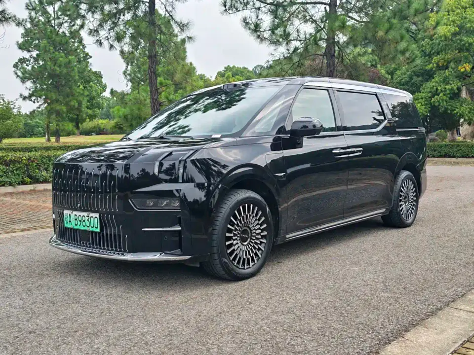 Zeekr 009 6-seat Executive AWD 108kWh 2025